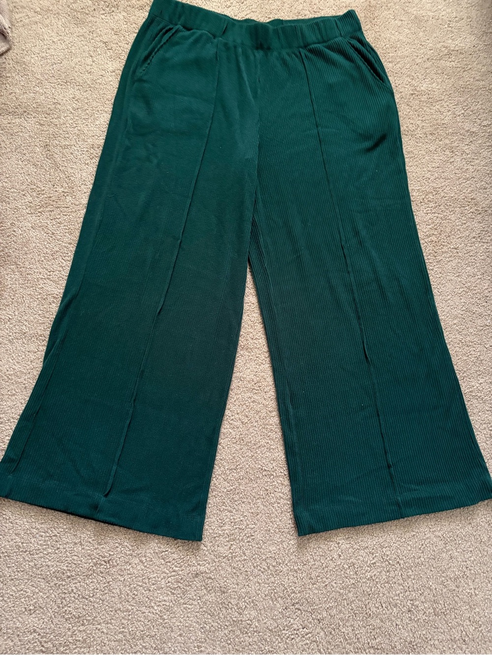 Wide-Leg Ribbed Pants - Dark Green